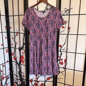 Sami & Jo Women’s Pink and Purple Paisley Short Sleeve Knit Swing Dress